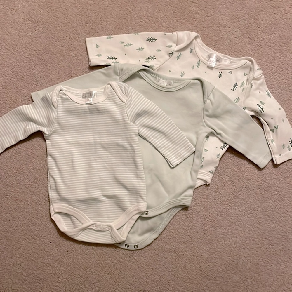Set of 3 onesies